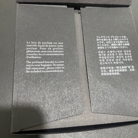 Diptyque Eau de Minthé Perfumed Bracelet - Picture 5 of 12